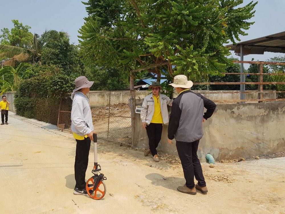 ตรวจรับงานโครงการก่อสร้างถนนคอนกรีตเสริมเหล็ก พร้อมก่อสร้างรางระบายน้ำคอนกรีตเสริมเหล็ก บริเวณซอย อีสานบ้านเฮา หมู่ที่ 1 บ้านหนองผึ้งเหนือ