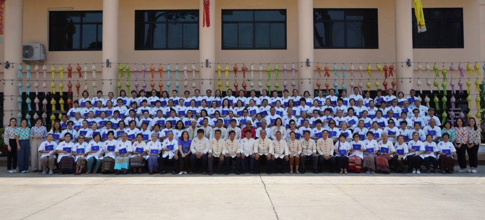 พิธีมอบประกาศนียบัตรจบหลักสูตรการอบรม โครงการหนองผึ้งอายุวัฒน์วิทยาประจำปี 2567