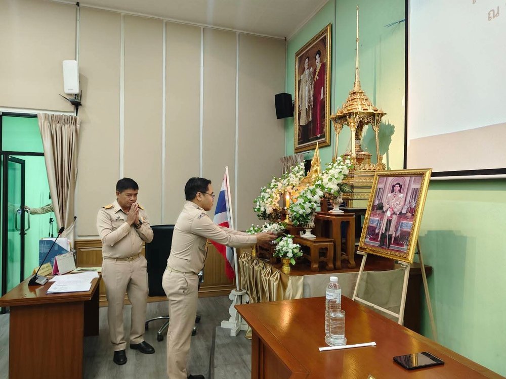 การประชุมสภาเทศบาลตำบลหนองผึ้งครั้งแรก