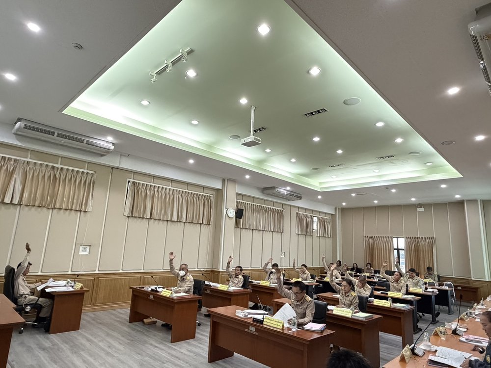 การประชุมสภาเทศบาลตำบลหนองผึ้ง สมัยวิสามัญ สมัยที่ 4 ครั้งที่ 1 ประจำปี 2568